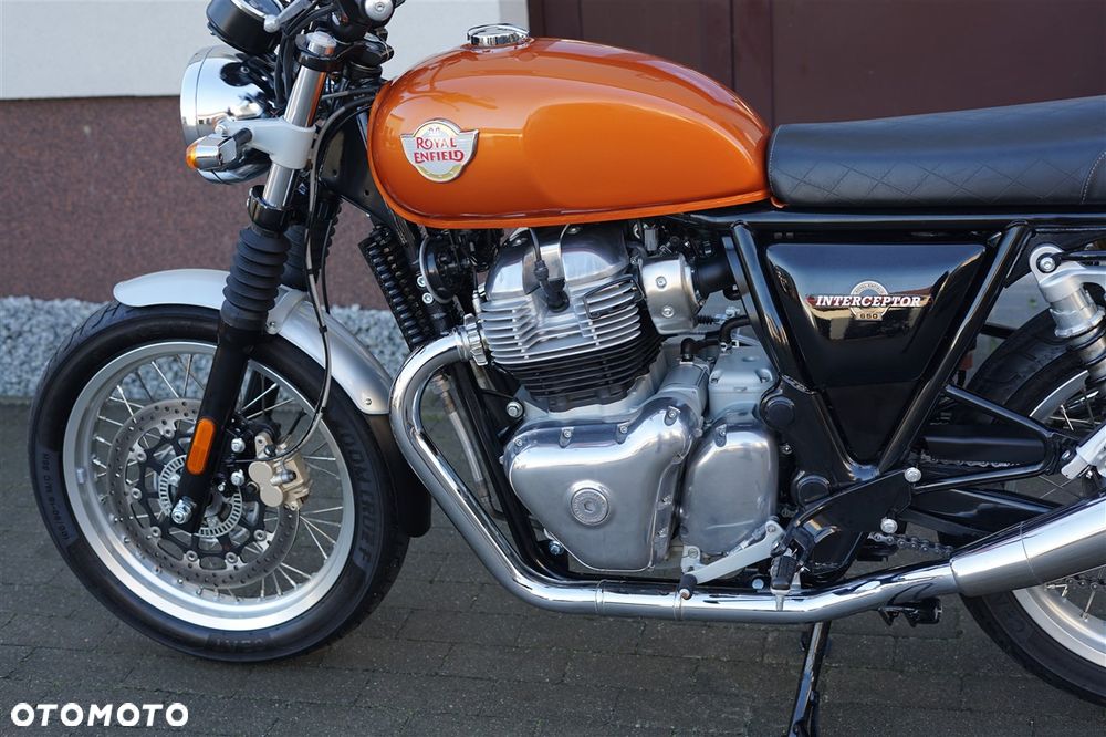 Royal Enfield Interceptor - 27
