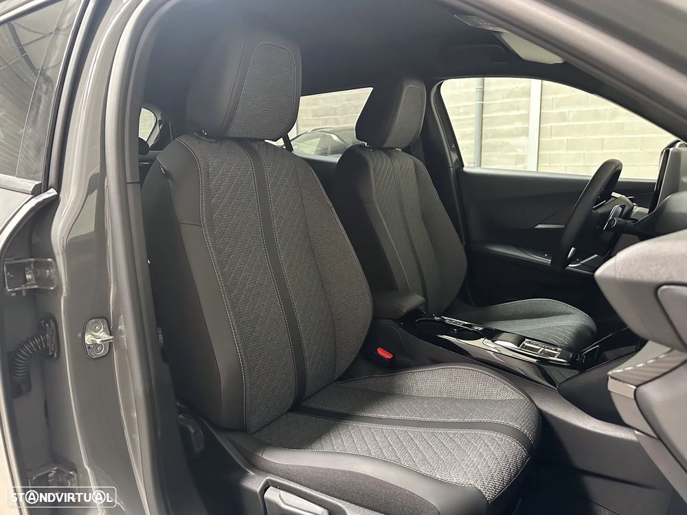 Peugeot 2008 1.2 PureTech Allure Pack EAT8 - 11