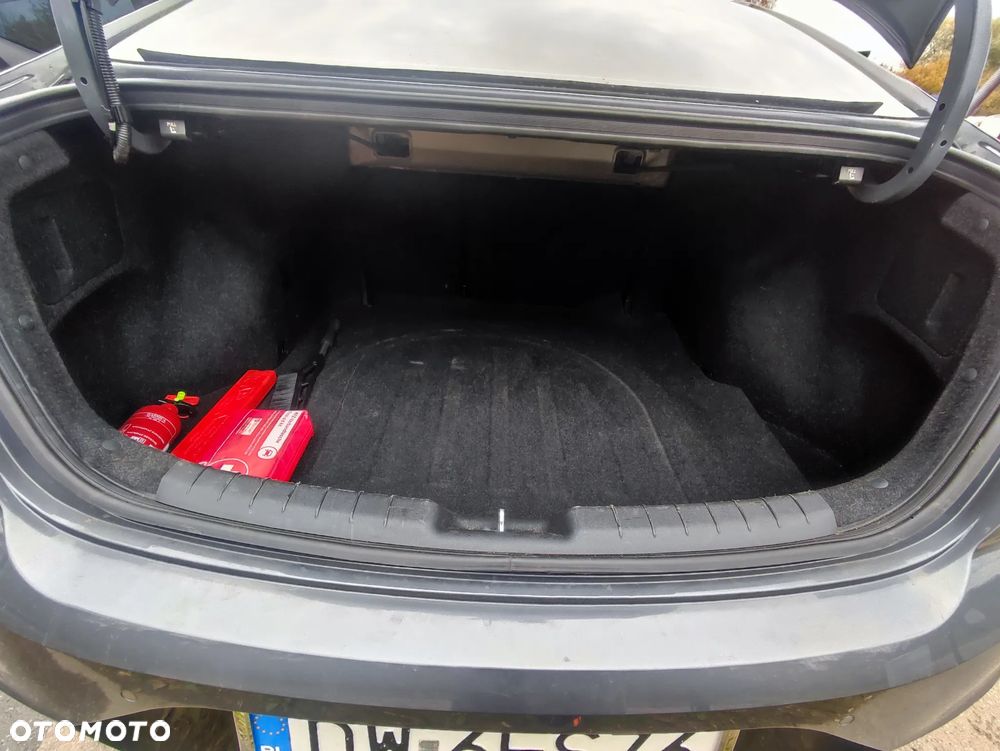 Hyundai Elantra 1.6 Style - 5