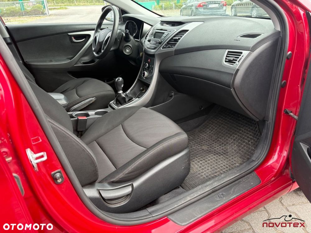 Hyundai Elantra 1.6 Style - 9