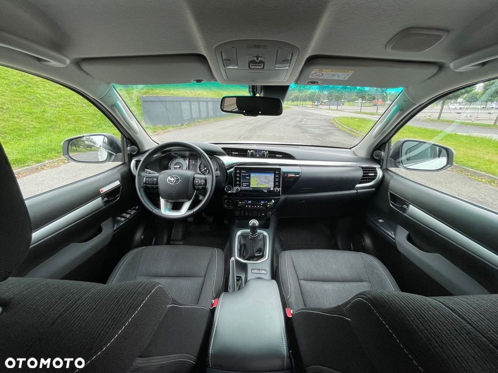 Toyota Hilux 2.8 D-4D Double Cab SR5 4x4 - 26