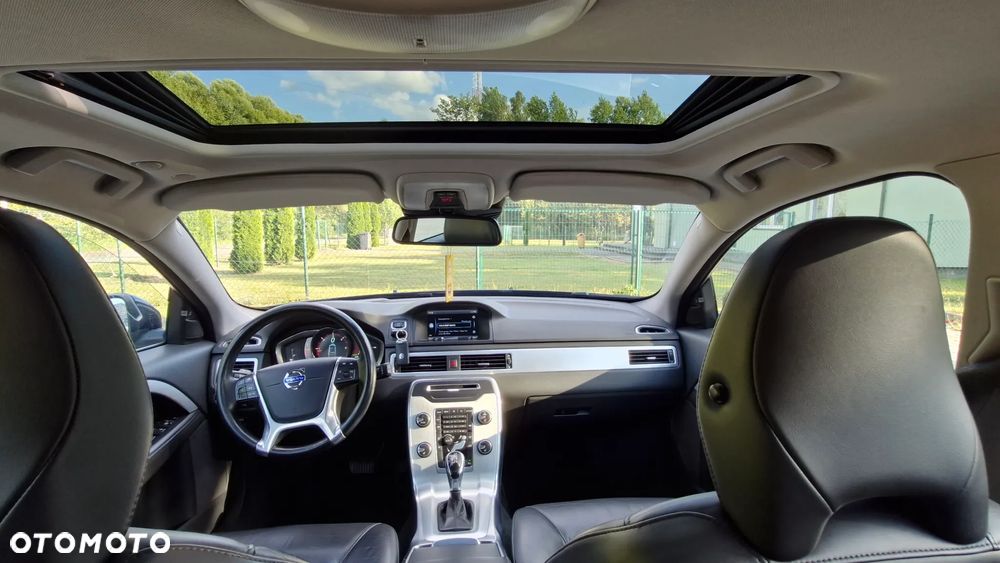Volvo V70 D2 Momentum - 9