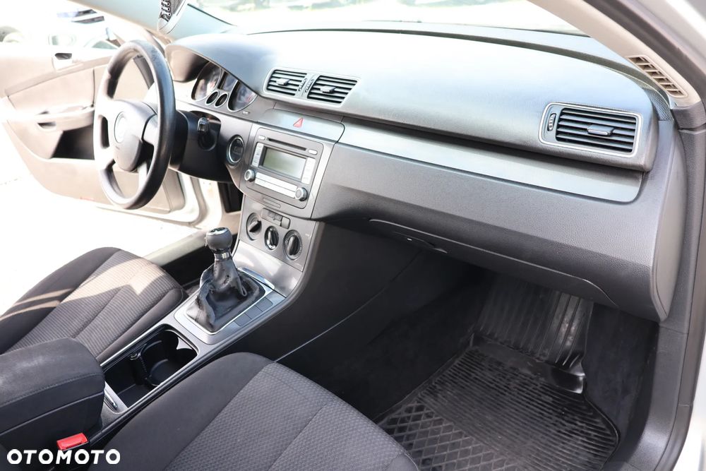 Volkswagen Passat 1.9 TDI Trendline - 12