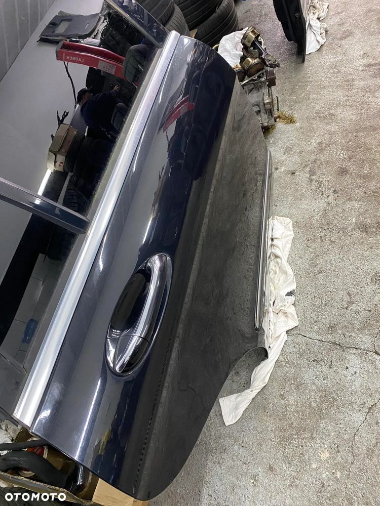 MERCEDES W251 DRZWI PRAWY TYL TYLNE  C197 - 2