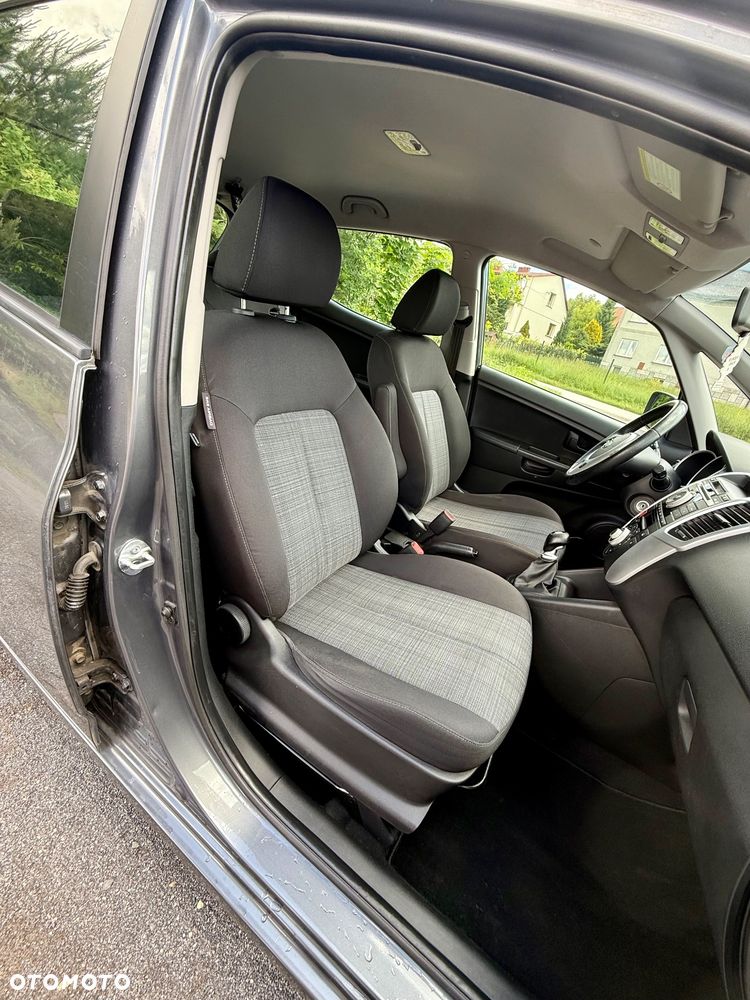 Kia Venga 1.4 CVVT Vision - 23