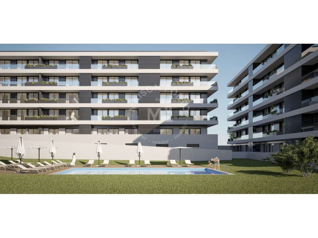 Apartamento T2 com Varanda em Condomínio Fechado na Avenida da Cond... - Grande imagem: 3/14