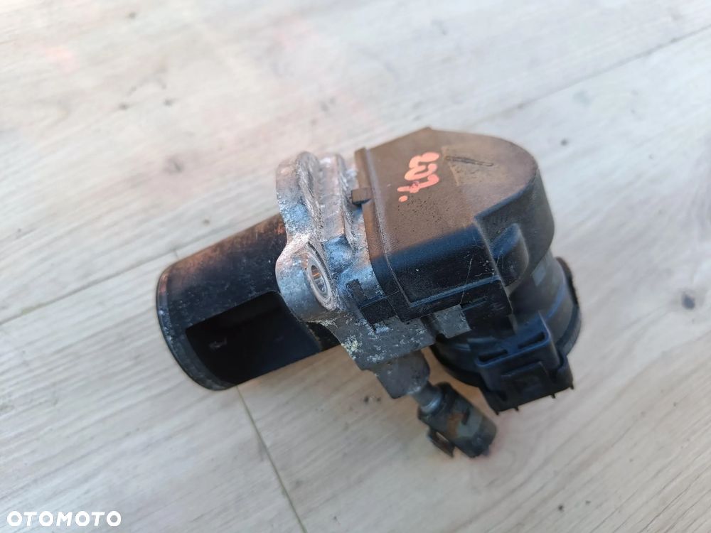 MERCEDES W204 W207 W212 3.0 CDI 350 ZAWÓR EGR WAHLER A6421401060 - 1