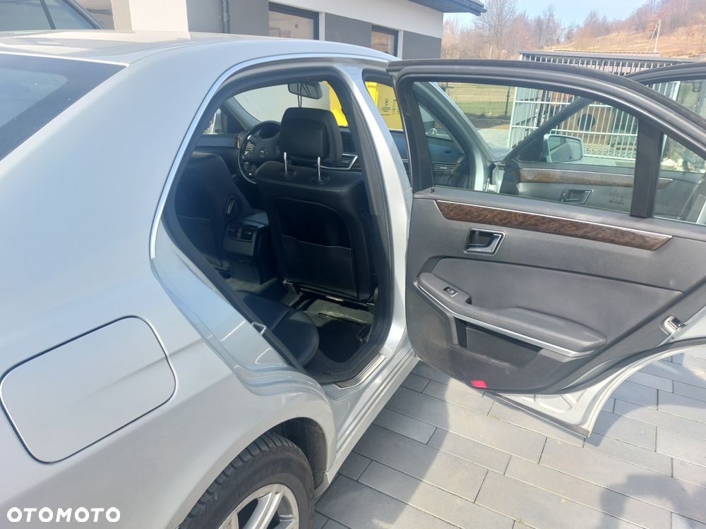 Mercedes-Benz Klasa E 200 BlueTEC 7G-TRONIC Classic - 16