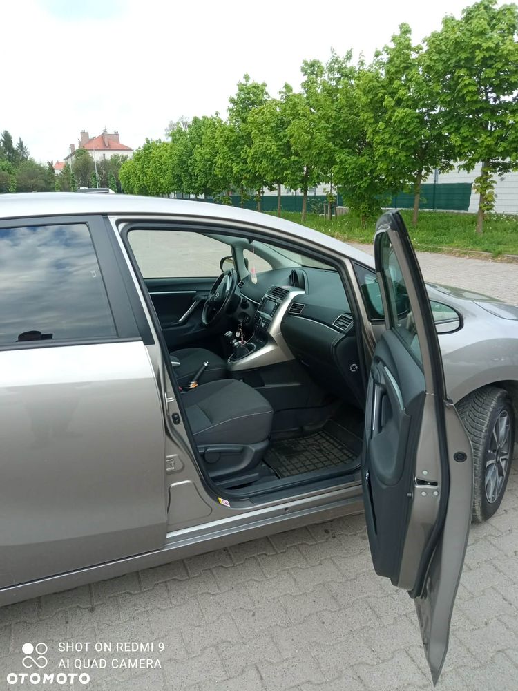 Toyota Verso 1.8 Premium - 6