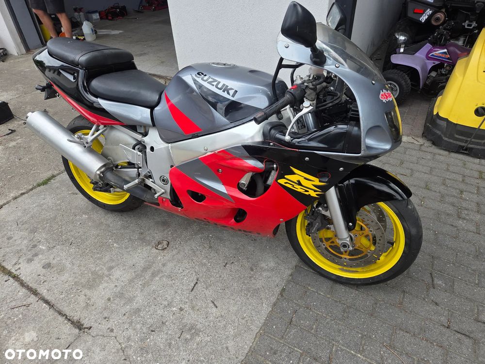 Suzuki GSX-R - 1