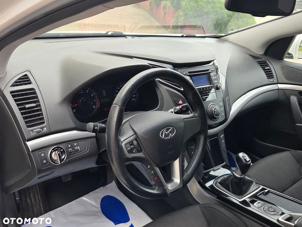 Hyundai i40 Kombi blue 1.6 Space - 22