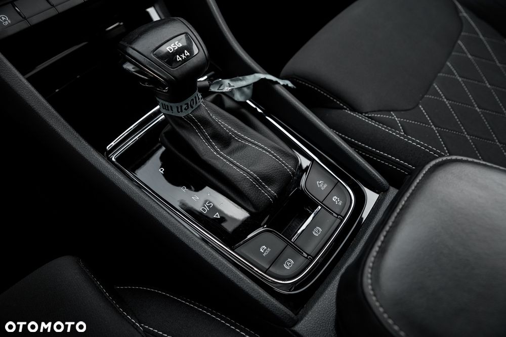 Skoda Karoq 2.0 TSI 4x4 DSG Sportline - 35