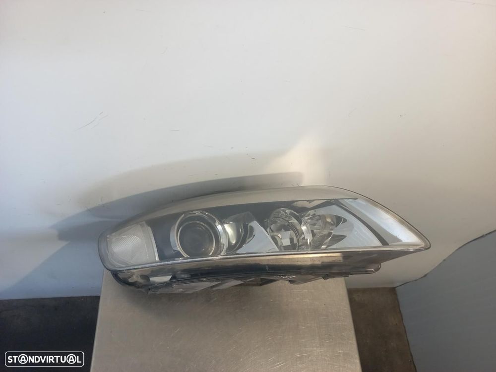 FAROL DIREITO AUDI Q7 4L - 1