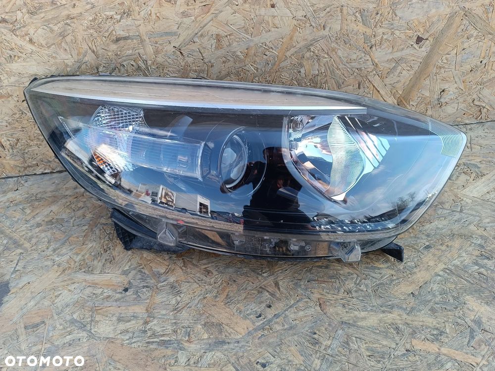 LAMPA PRZÓD PRZEDNIA PRAWA RENAULT CAPTUR 1 - 2