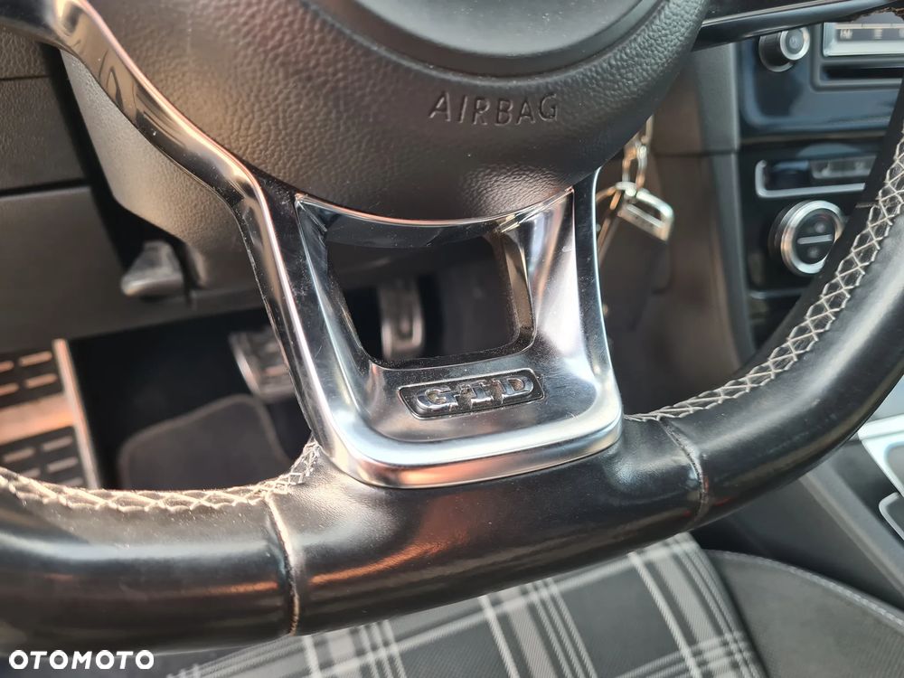 Volkswagen Golf GTD 2.0 TDI SCR DSG - 15