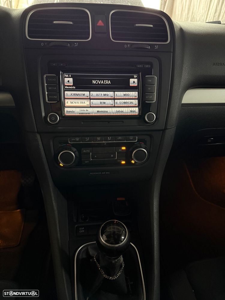 VW Golf 1.6 TDi Highline - 16