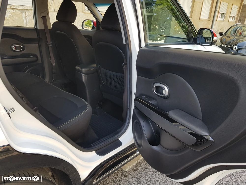 Kia Soul 1.6 CRDi TX - 40