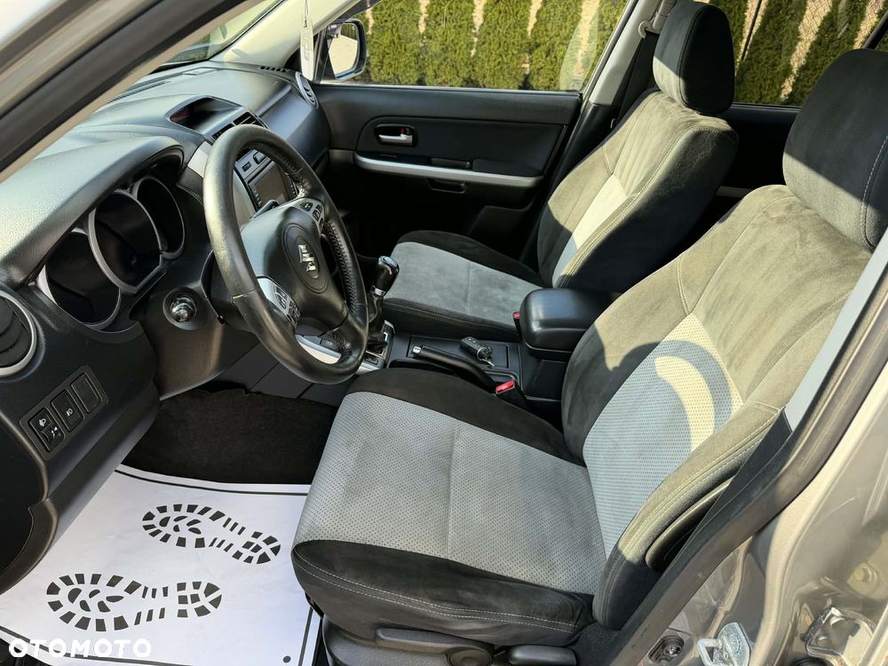 Suzuki Grand Vitara 2.0 Comfort Limited - 15