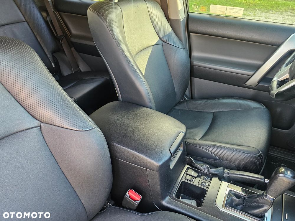 Toyota Land Cruiser LC 3.0 D-4D Prestige 7os - 21
