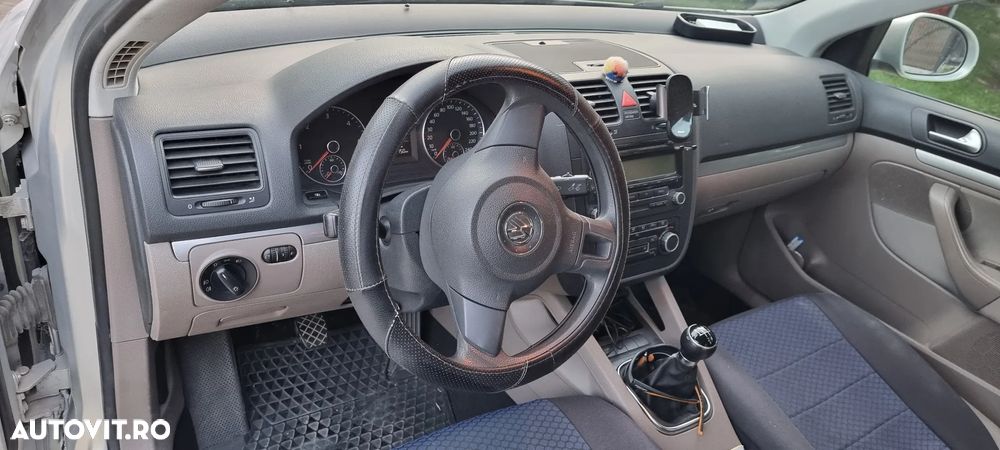 Volkswagen Jetta - 7