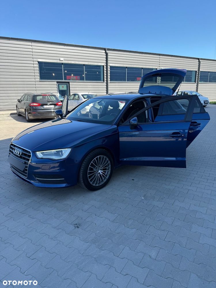 Audi A3 Sportback 2.0 TDI Ambiente - 11