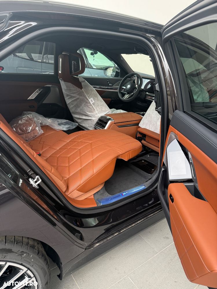 BMW Seria 7 740d xDrive MHEV - 11