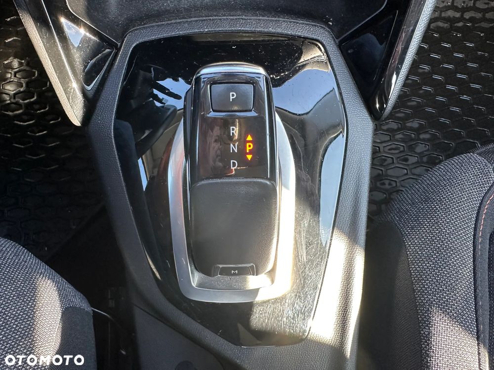 Peugeot 2008 1.2 PureTech Active S&S EAT8 - 18