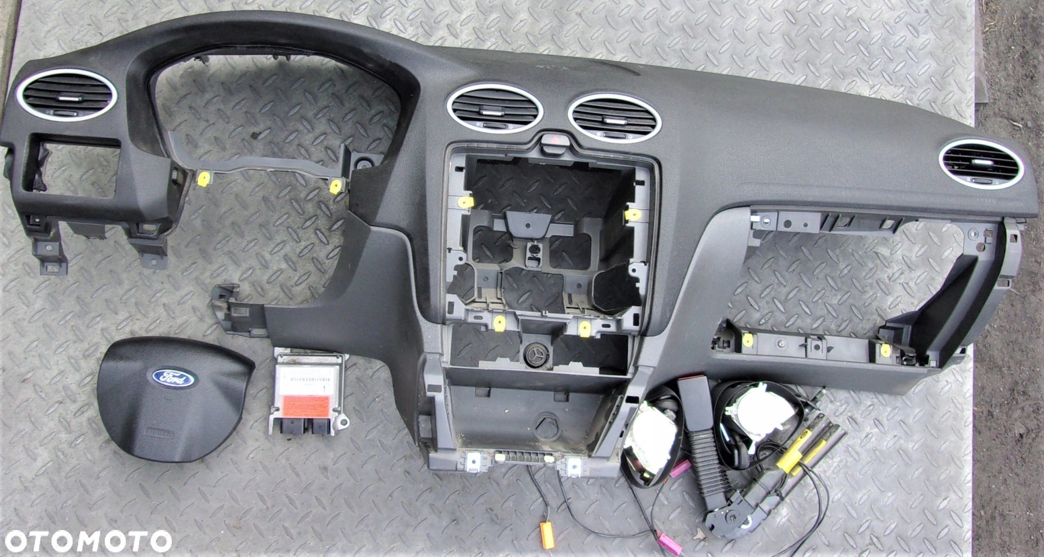 FOCUS MK2 03-08R DESKA PODUSZKI PASY KOMPLET - 1