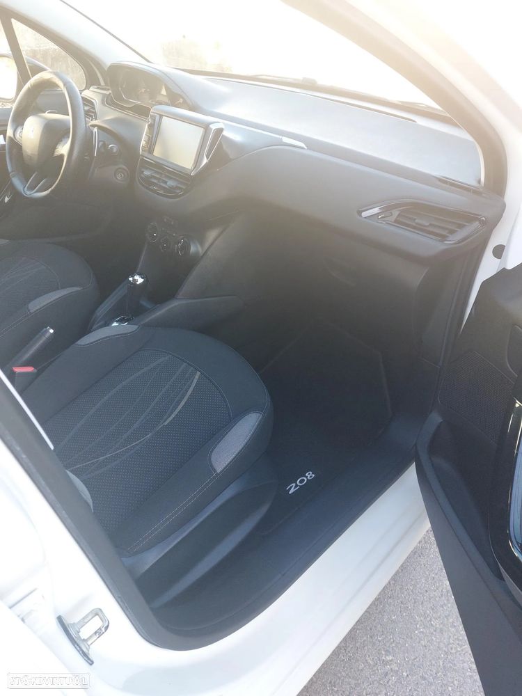 Peugeot 208 e-HDi 68 EGS5 Stop&Start Active - 12