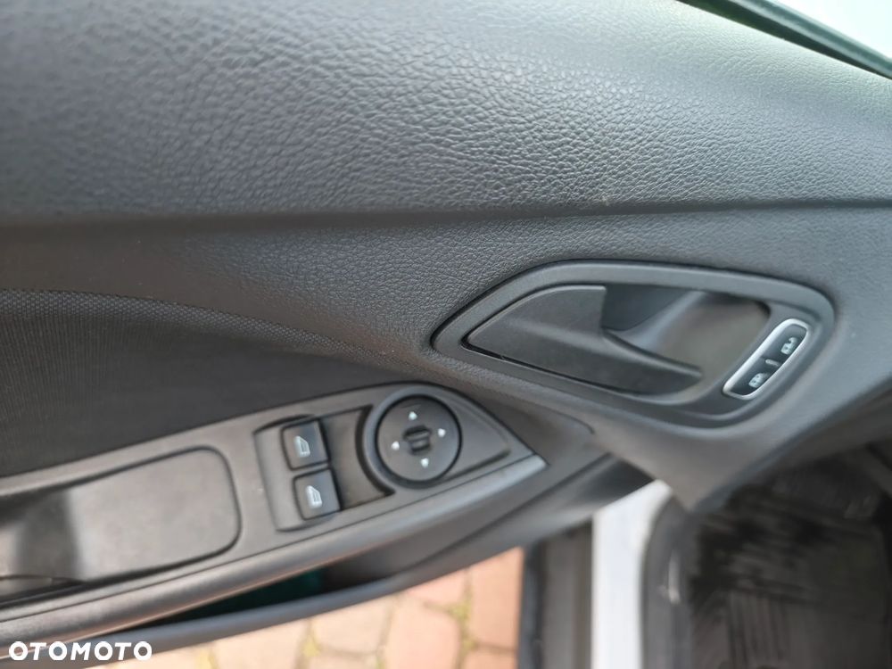 Ford Focus 1.0 EcoBoost 99g Trend - 11