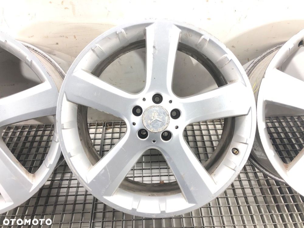 FELGI ALUMINIOWE KOMPLET 20 8.5J 5X112 ET56 ŚRODEK CENTR. 66.6  MERCEDES-BENZ KLASA M (W164) 2005 - - 3