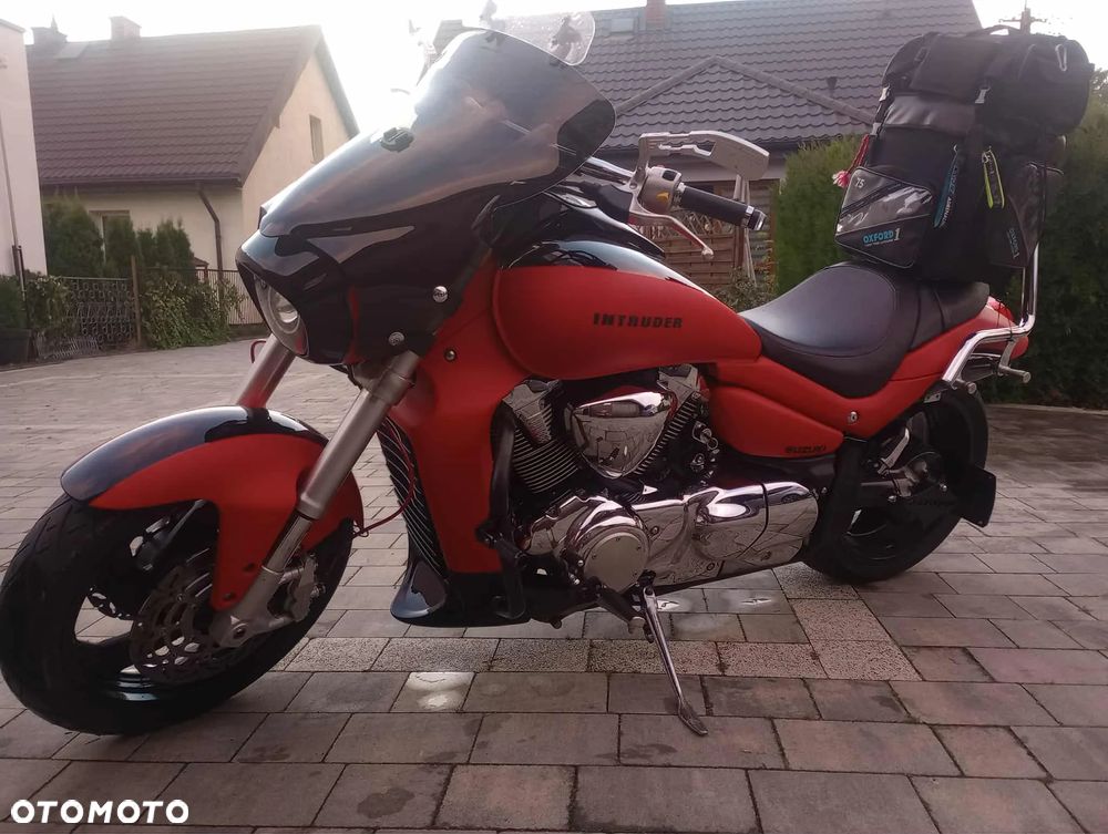Suzuki Intruder - 1