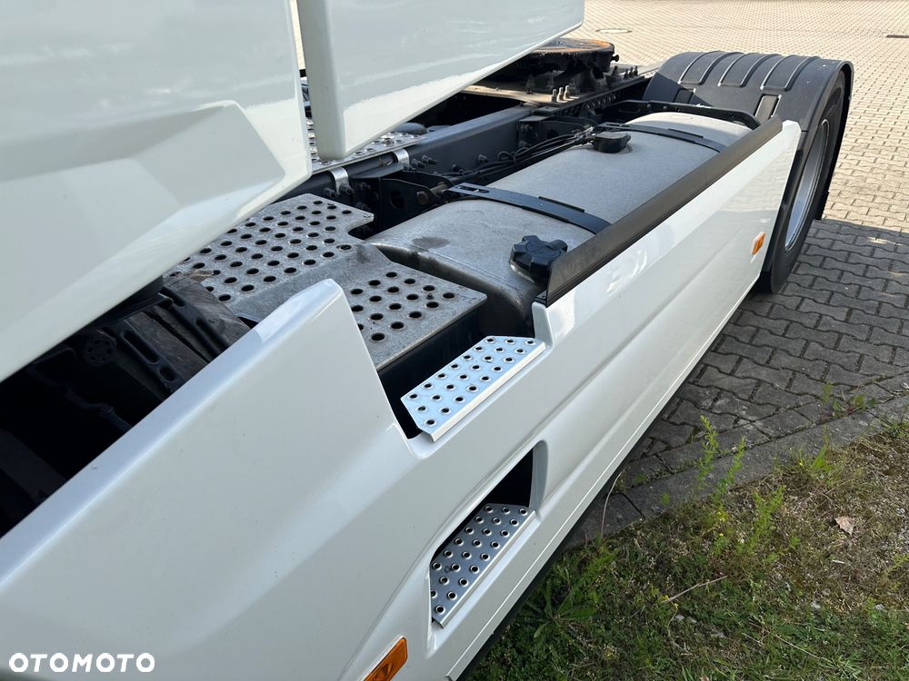Renault T HIGH ACC LED Niemcy - 2