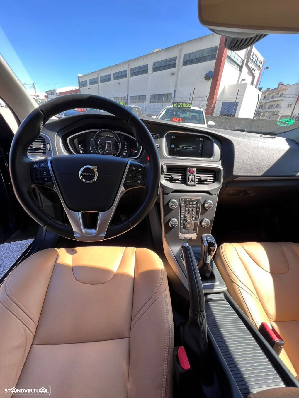 Volvo V40 - 23