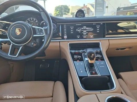 Porsche Panamera Sport Turismo 4 E-Hybrid Platinum Edition - 28