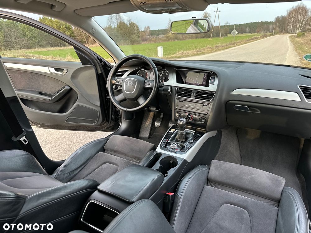 Audi A4 Limousine - 33