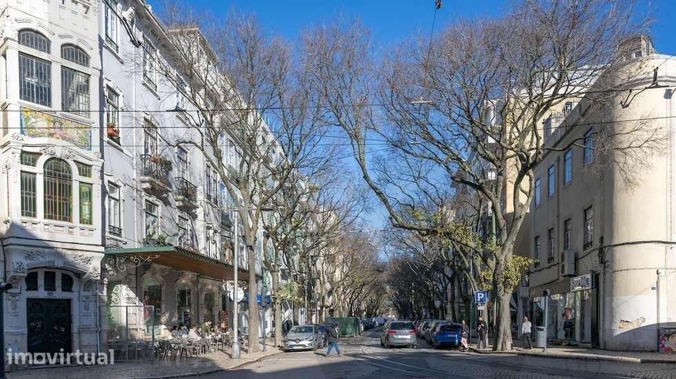Imóvel T3 em Campo de Ourique com possibilidade de conversão para habi - Grande imagem: 2/14