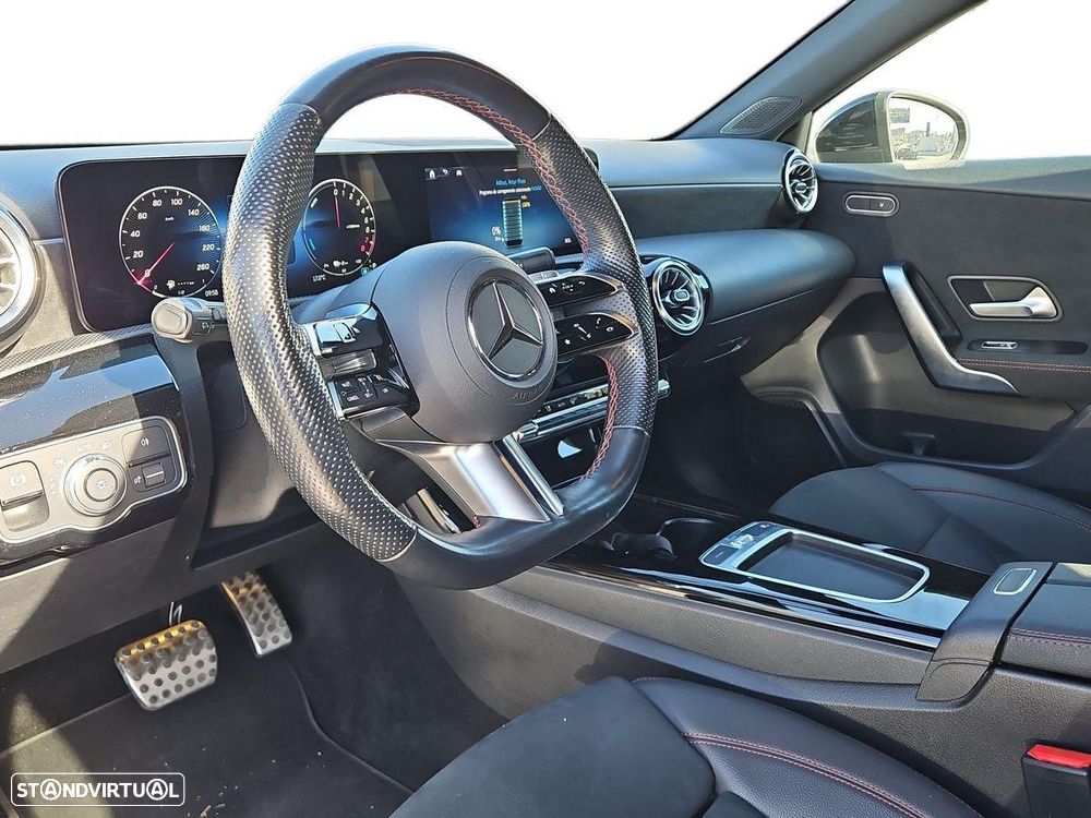 Mercedes-Benz A 250 e AMG Line - 12