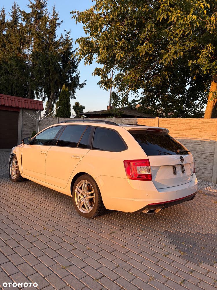 Skoda Octavia 2.0 TDI RS DSG - 1