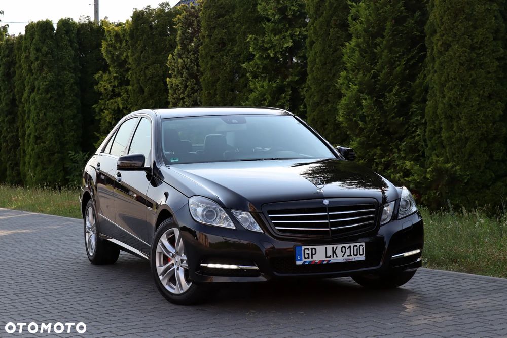 Mercedes-Benz Klasa E 200 CGI BlueEffICIENCY Avantgarde - 9
