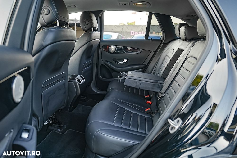 Mercedes-Benz GLC 300 e 4Matic 9G-TRONIC - 11