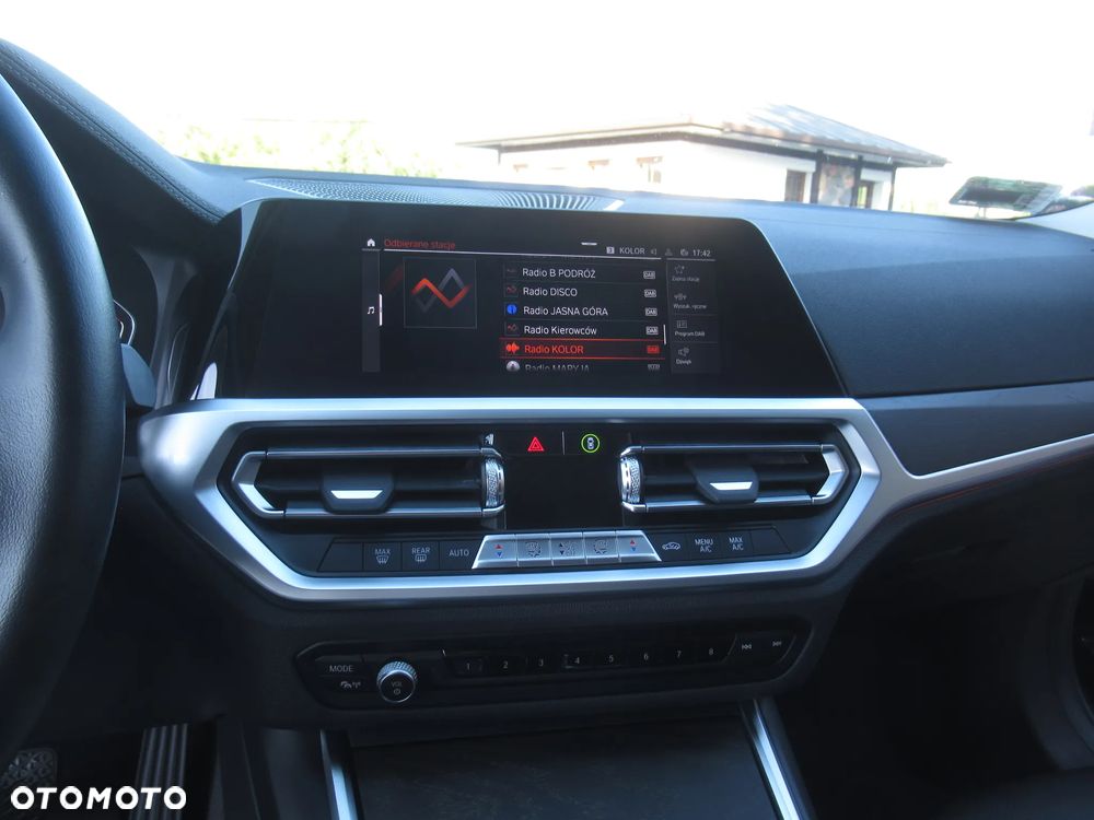 BMW Seria 3 320i Luxury Line - 16