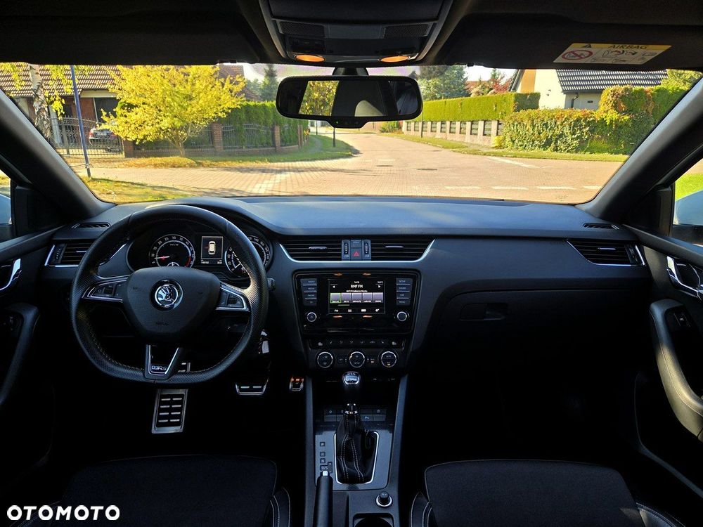 Skoda Octavia Combi 2.0 TDI DSG RS - 13