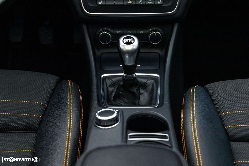 Mercedes-Benz CLA 200 (CDI) d Orange Art Edition - 37