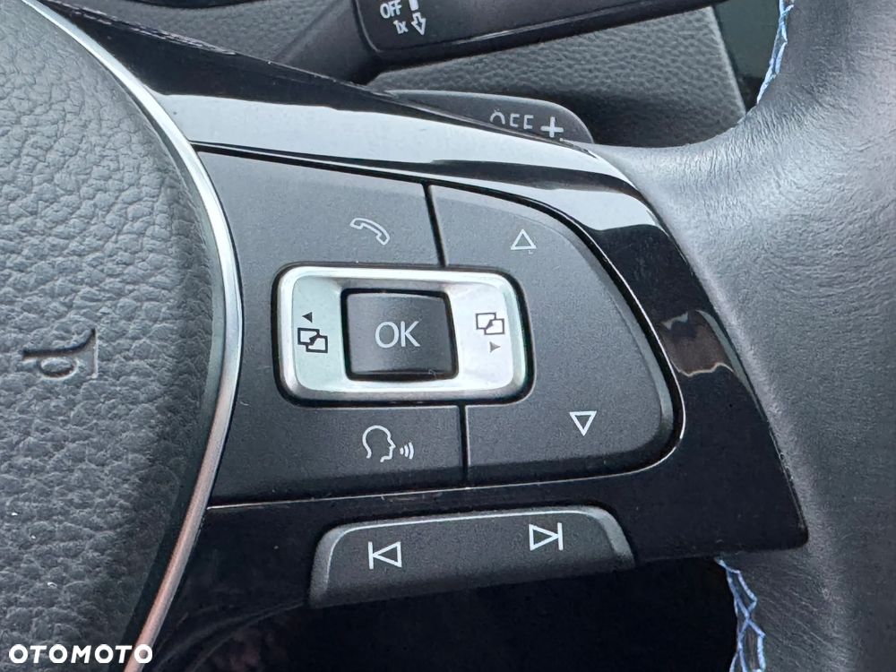 Volkswagen Passat - 22