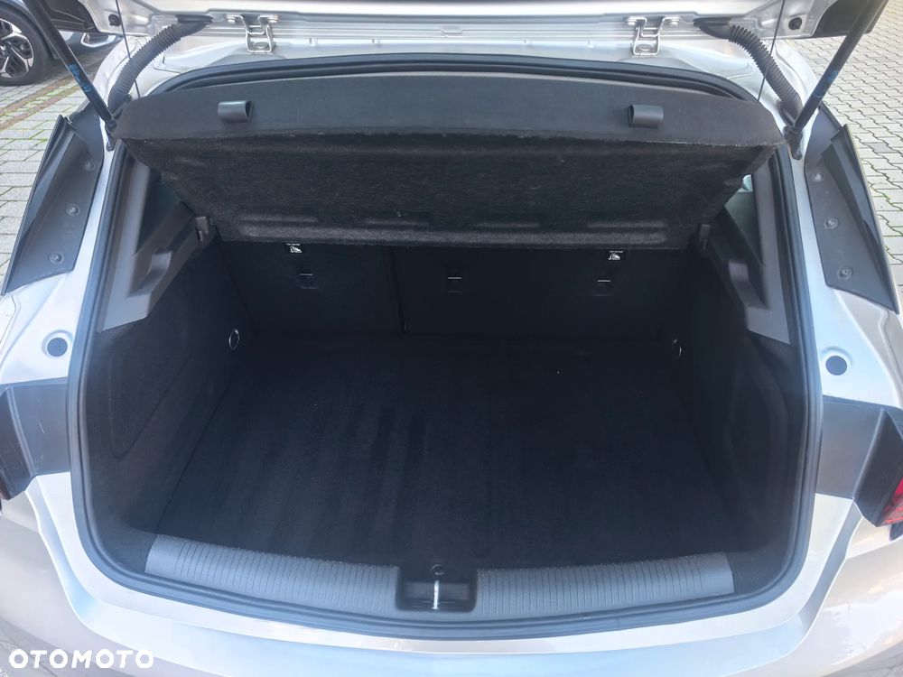 Opel Astra 1.2 T Elegance S&S - 8