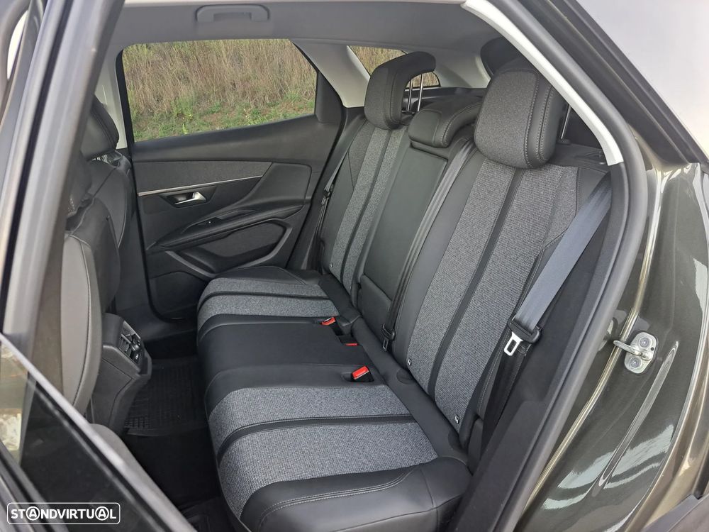 Peugeot 3008 1.5 BlueHDi Allure EAT8 - 31