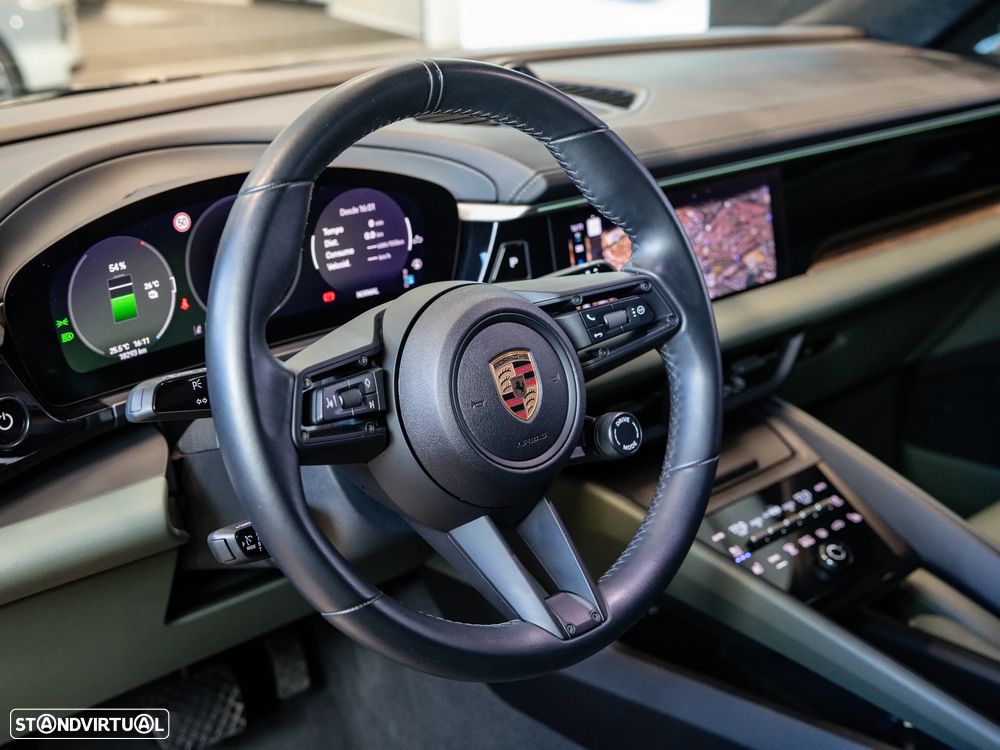 Porsche Macan Electric 4 - 30