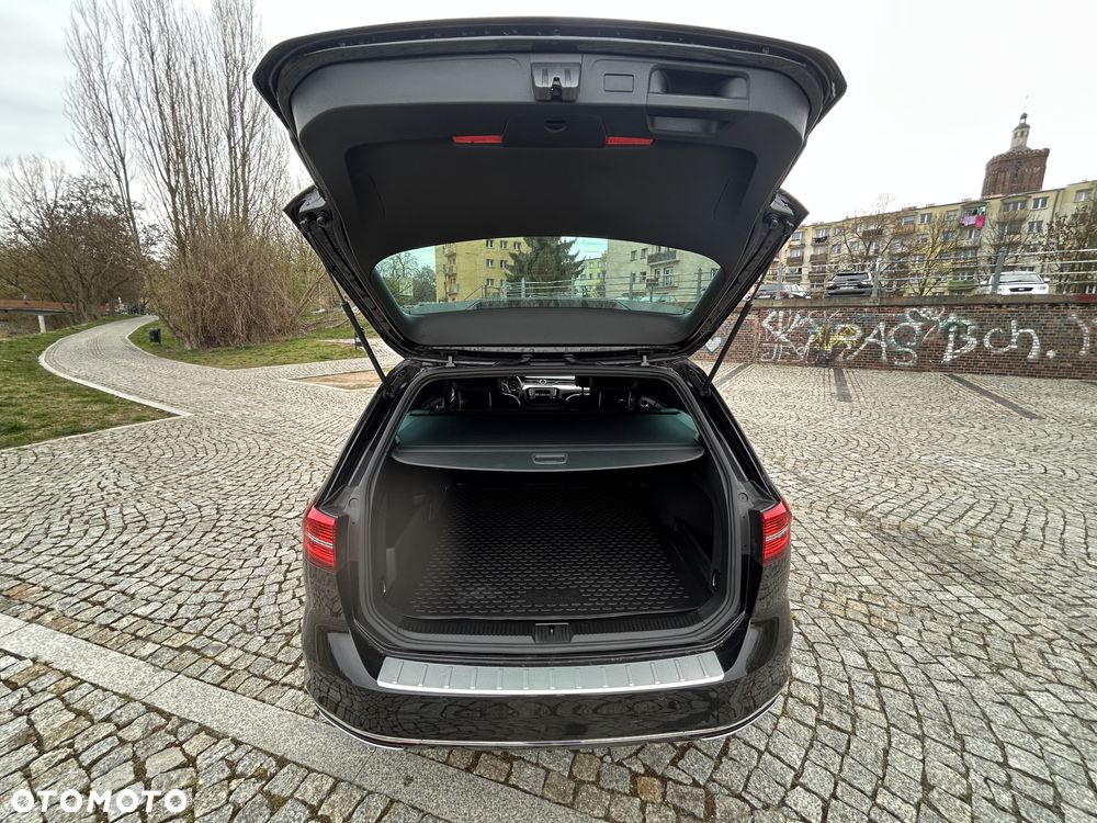 Volkswagen Passat 2.0 TDI Bi-Turbo BMT 4Mot Highline DSG - 9