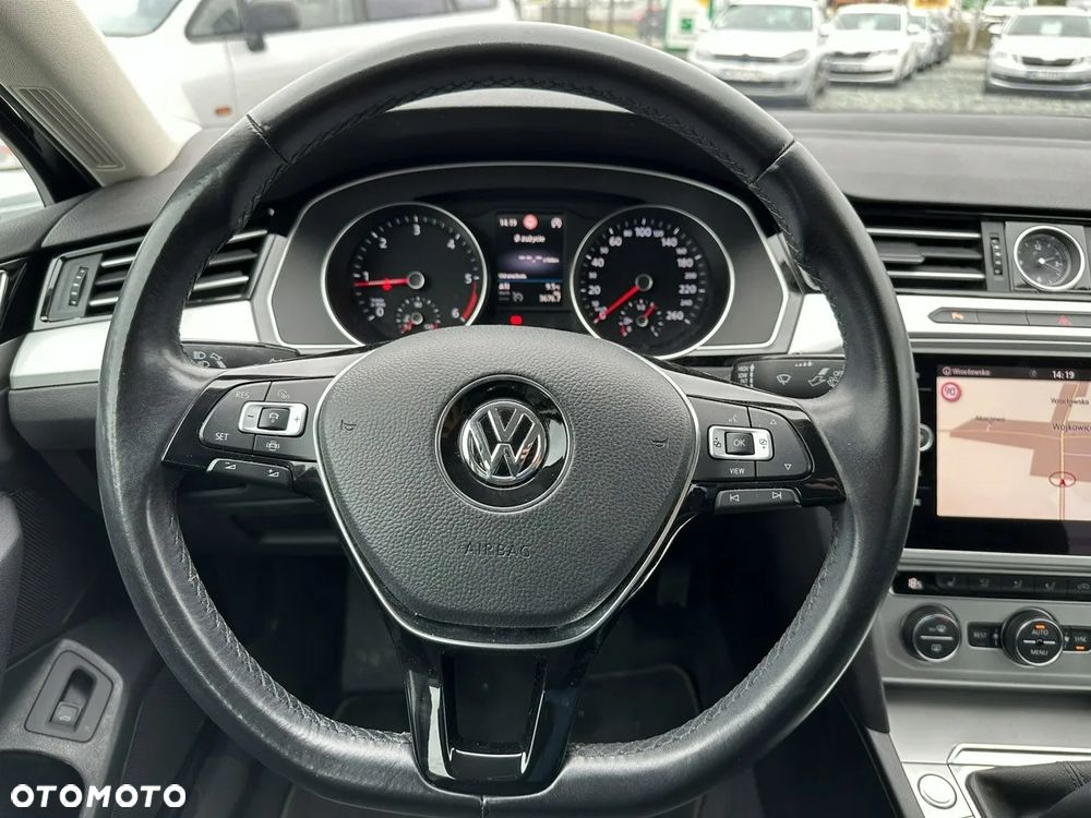Volkswagen Passat 2.0 TDI BMT Comfortline - 10